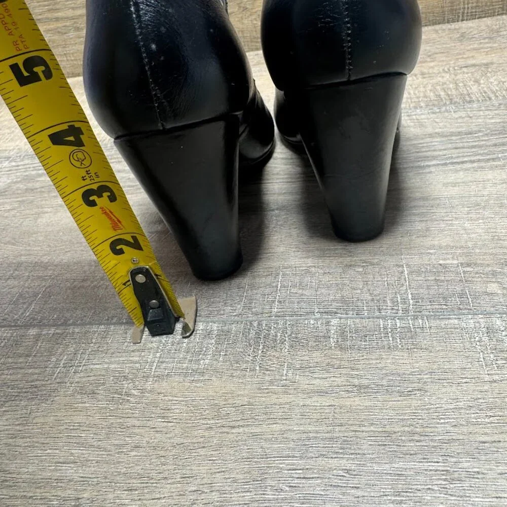 Crown Vintage Black Leather Mary Jane Pumps Women's Size 7